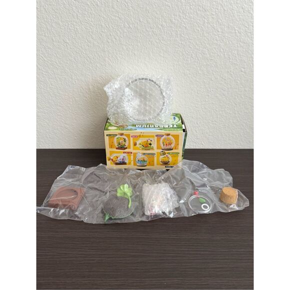 RE-MENT Pikmin Terrarium Collection Figure - Pulled Out - Picture 2 of 4